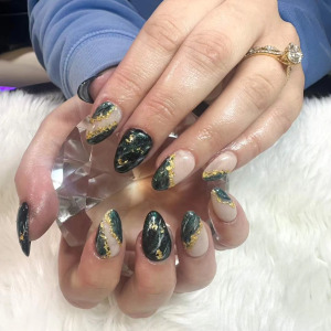 gold-foil-nails-sioux-falls